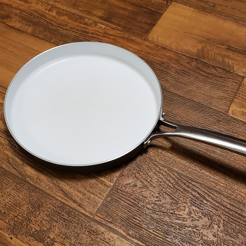 Calphalon classic ceramic 12"